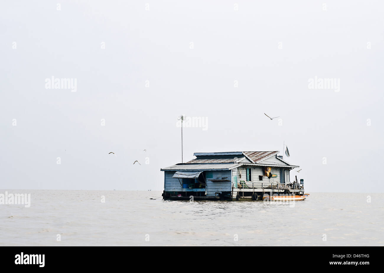 Kampong Luang villaggio galleggiante,Tonle Sap, Cambogia Foto Stock