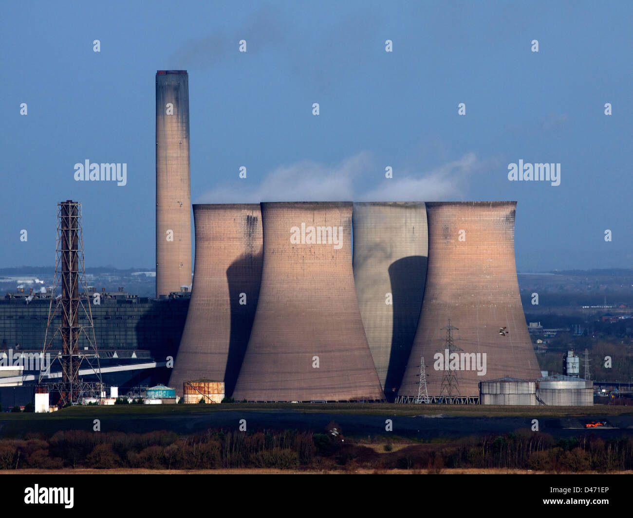 Fiddlers Ferry power station, vista dal castello di Runcorn. Foto Stock