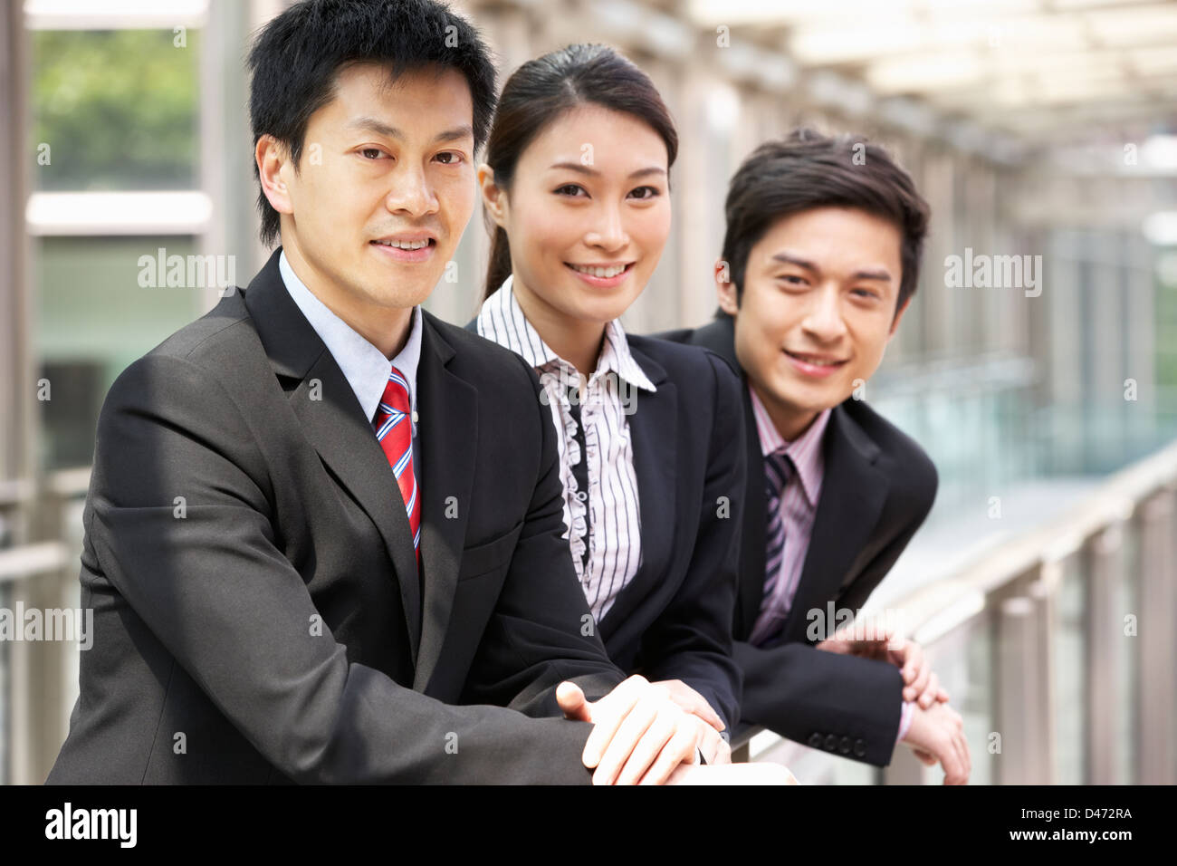 Ritratto di tre colleghi di lavoro fuori ufficio Foto Stock