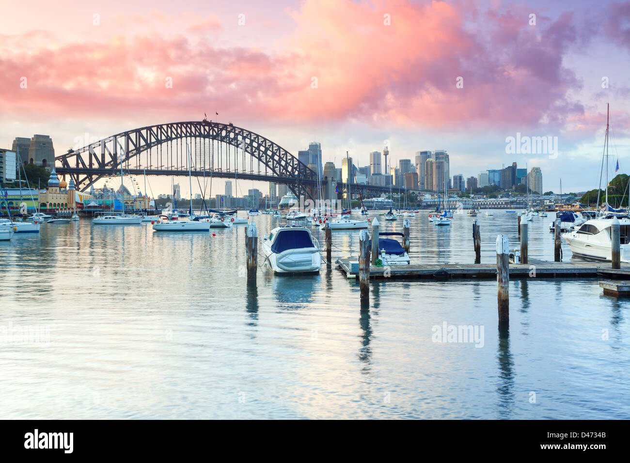 Lavender Bay guardando verso il Ponte del porto e il Luna Park Foto Stock