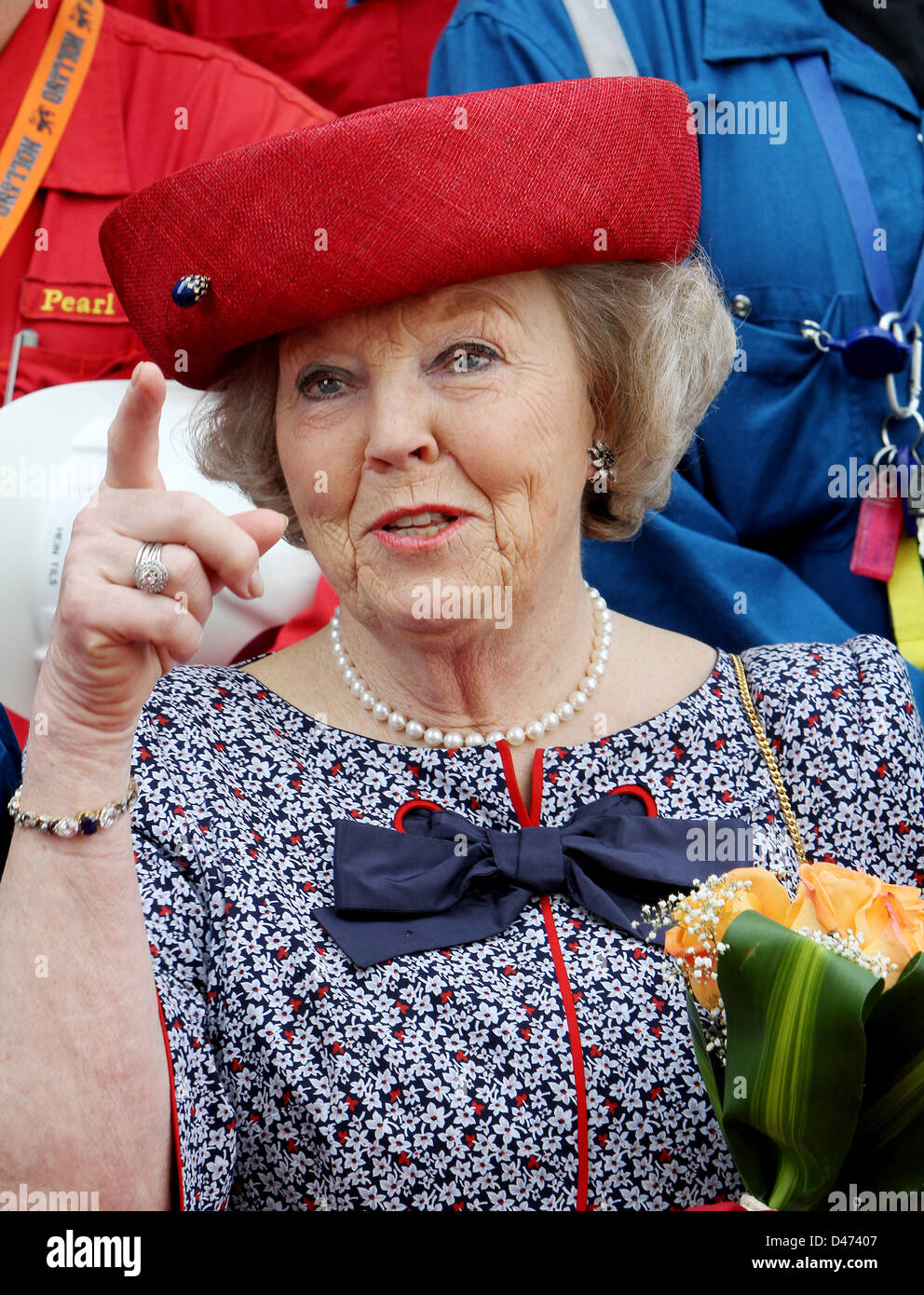 La regina Beatrice dei Paesi Bassi visite Ras Laffan città industriale in Qatar il 10 marzo 2011. La visita di royals Nakilat Damen Shipyards Qatar e Shell Pearl GTL. La Regina ha partecipato anche alla firma di un memorandum di intesa tra il Ras Laffan e il porto di Rotterdam. La Dutch Royals sono su una due giorni di visita di stato in Qatar. Foto: Patrick van Katwijk Foto Stock