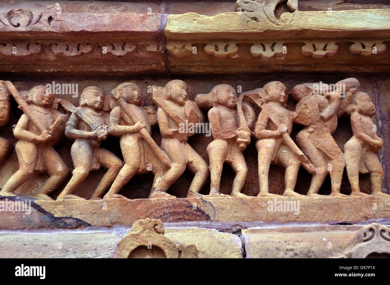 Decorazione su Lakshmana parete del tempio, Khajuraho ANNUNCIO 930-950 Foto Stock