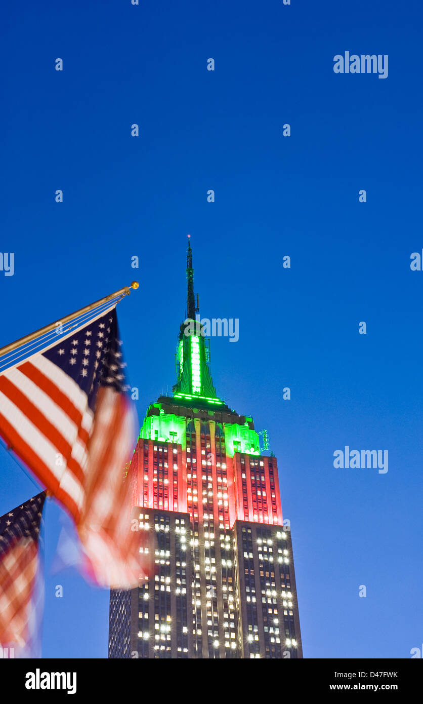 L'Empire State Building illuminato per la stagione di natale Foto Stock