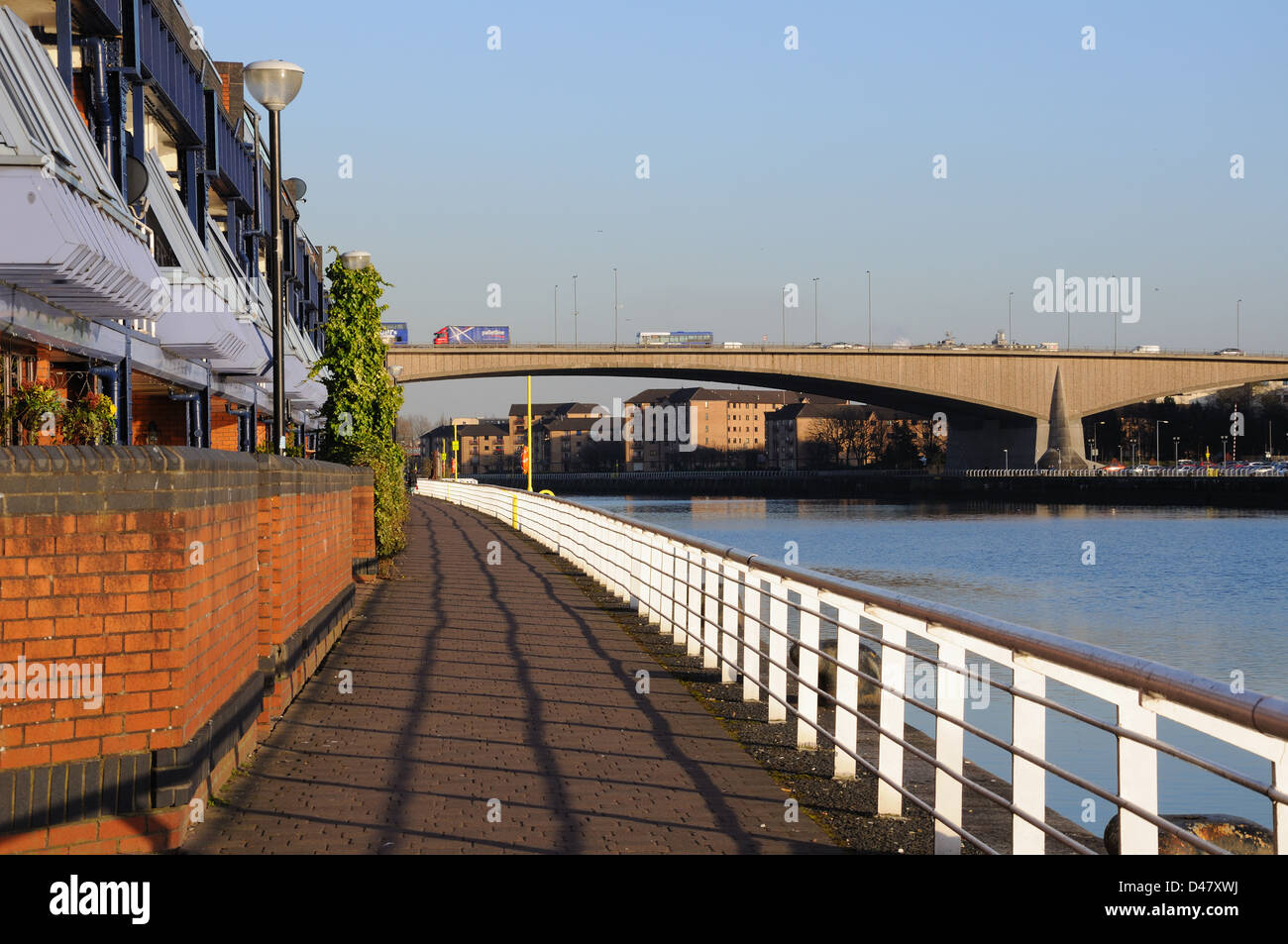 Clyde marciapiede in Glasgow Foto Stock