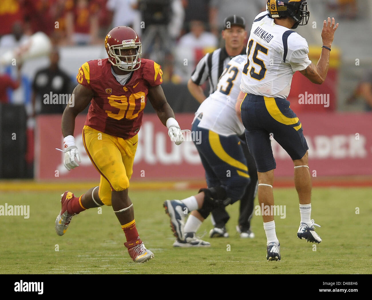 Sett. 22, 2012 - Los Angeles, CA, Stati Uniti d'America - 22 settembre {anno} Los Angeles, CA..USC Trojans tackle difensivo (90) George Uko durante il NCAA Football gioco tra la USC Trojans e la California Golden Bears al Colosseo in Los Angeles, California. L'USC Trojans sconfiggere la California Golden Bears 27-9..(Credito: Jose Marin / MarinMedia / Cal Sport Media) Foto Stock