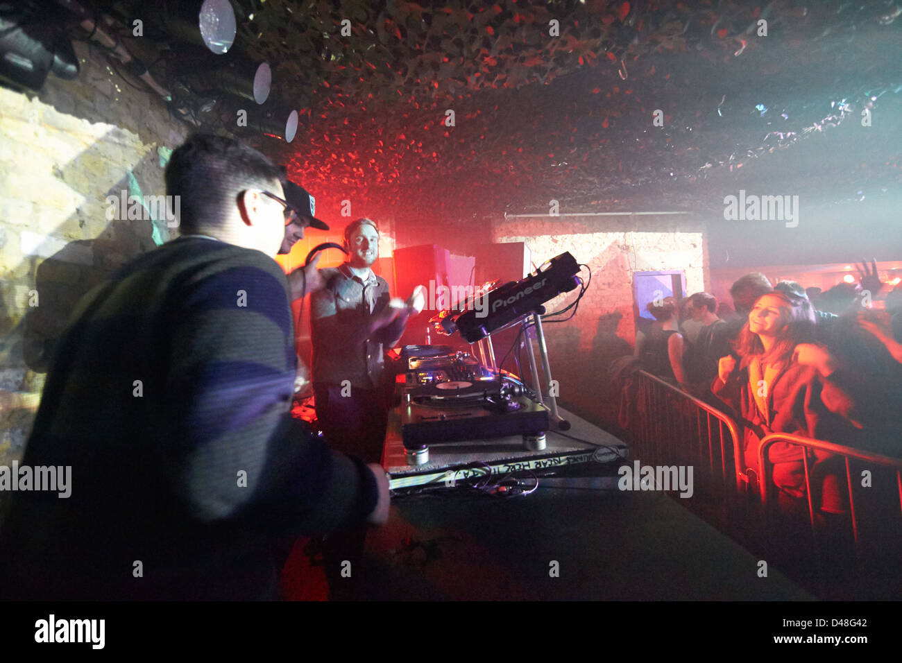 Discoteca rave party di magazzino acido club house Foto Stock