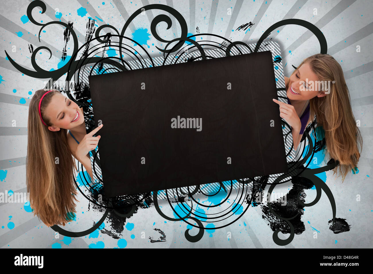 Le ragazze che puntano a copia in bianco e nero dello spazio sul corsivo background di design Foto Stock