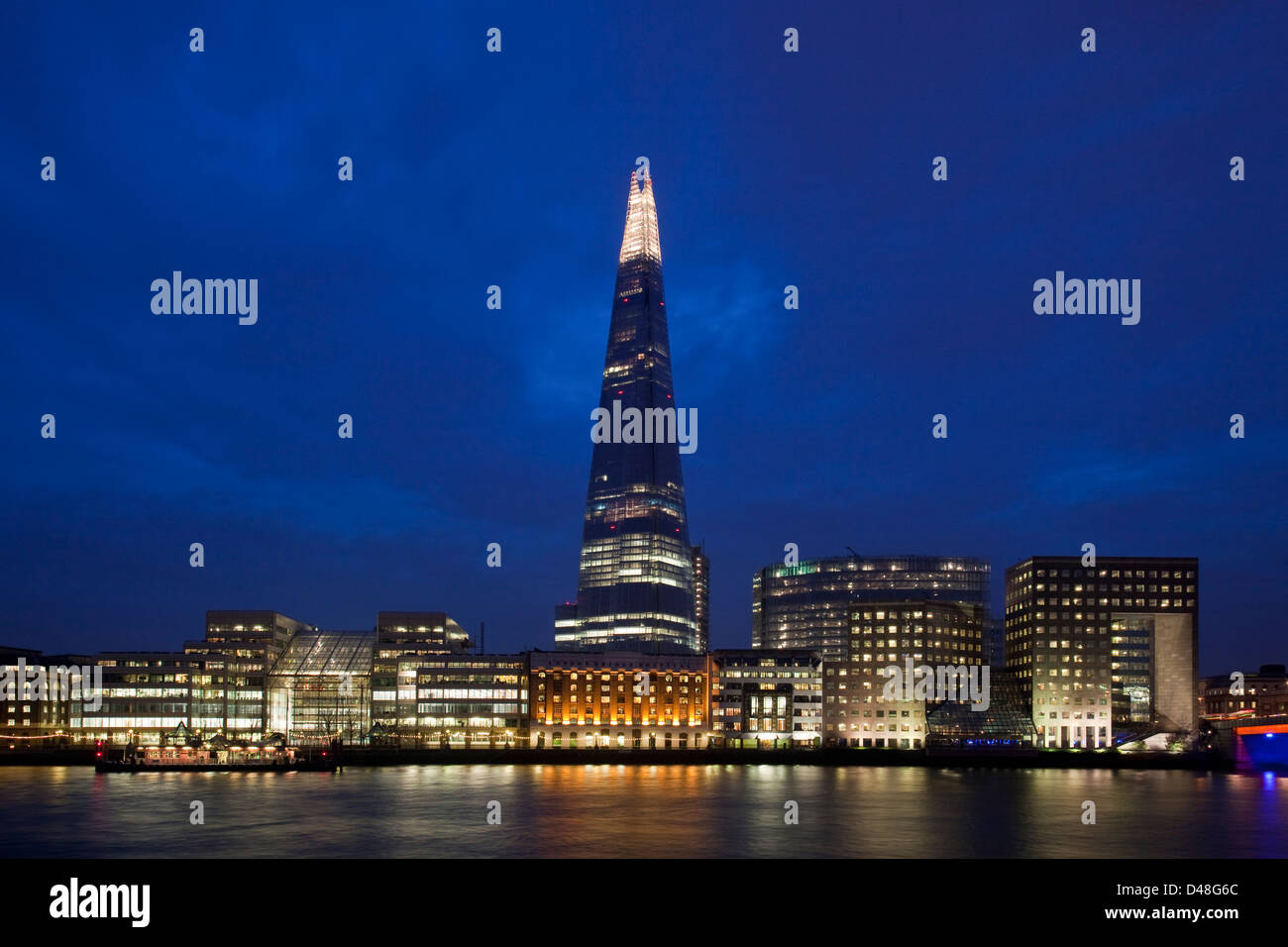La Shard e il fiume Tamigi, Londra, Inghilterra Foto Stock