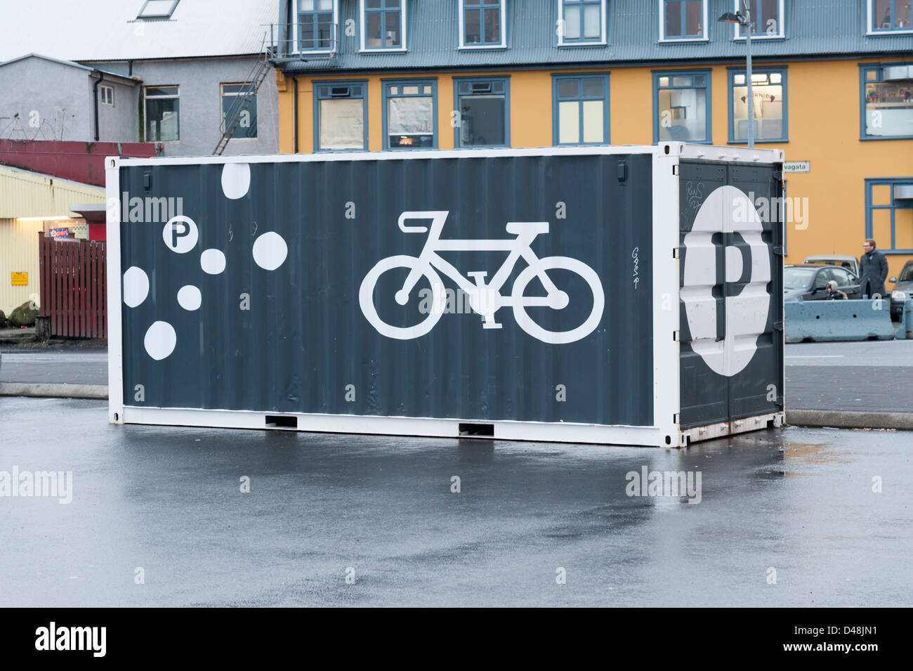 Un ciclo di stoccaggio o parcheggio contenitore in Reykjavik Islanda Foto Stock