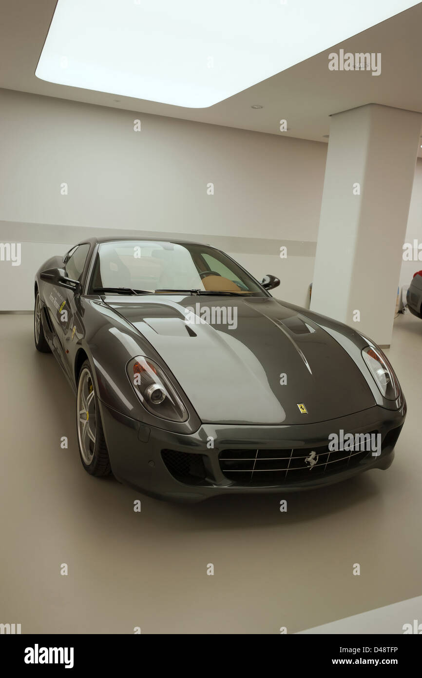 Varsavia, Polonia, grigio Ferrari 599 GTB Fiorano Foto Stock