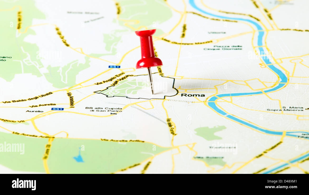 Puntina nella mappa del mondo, vicino, sfondo della carta Foto Stock