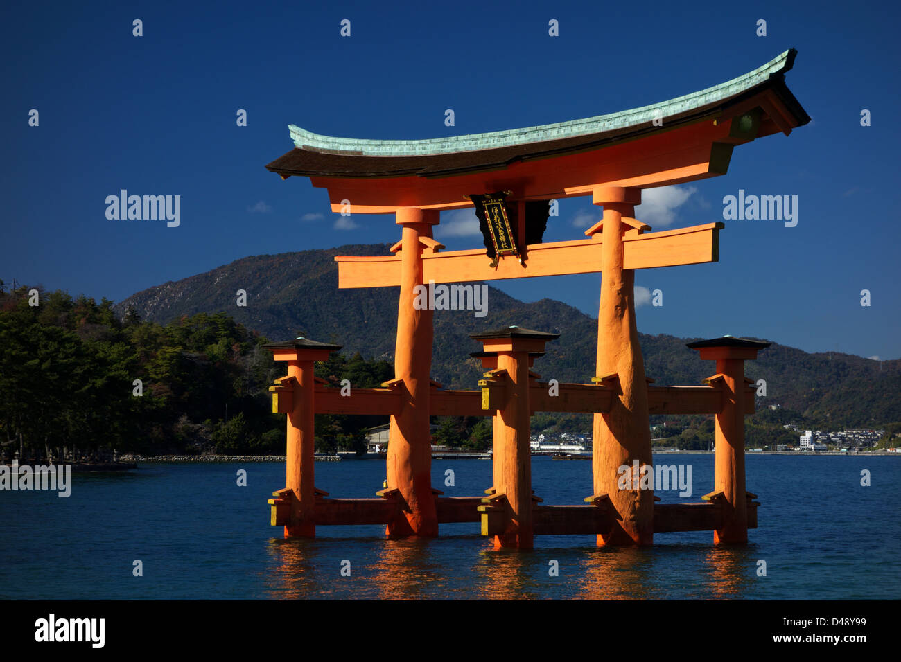 Miyajima e Floating Gate Torii Foto Stock