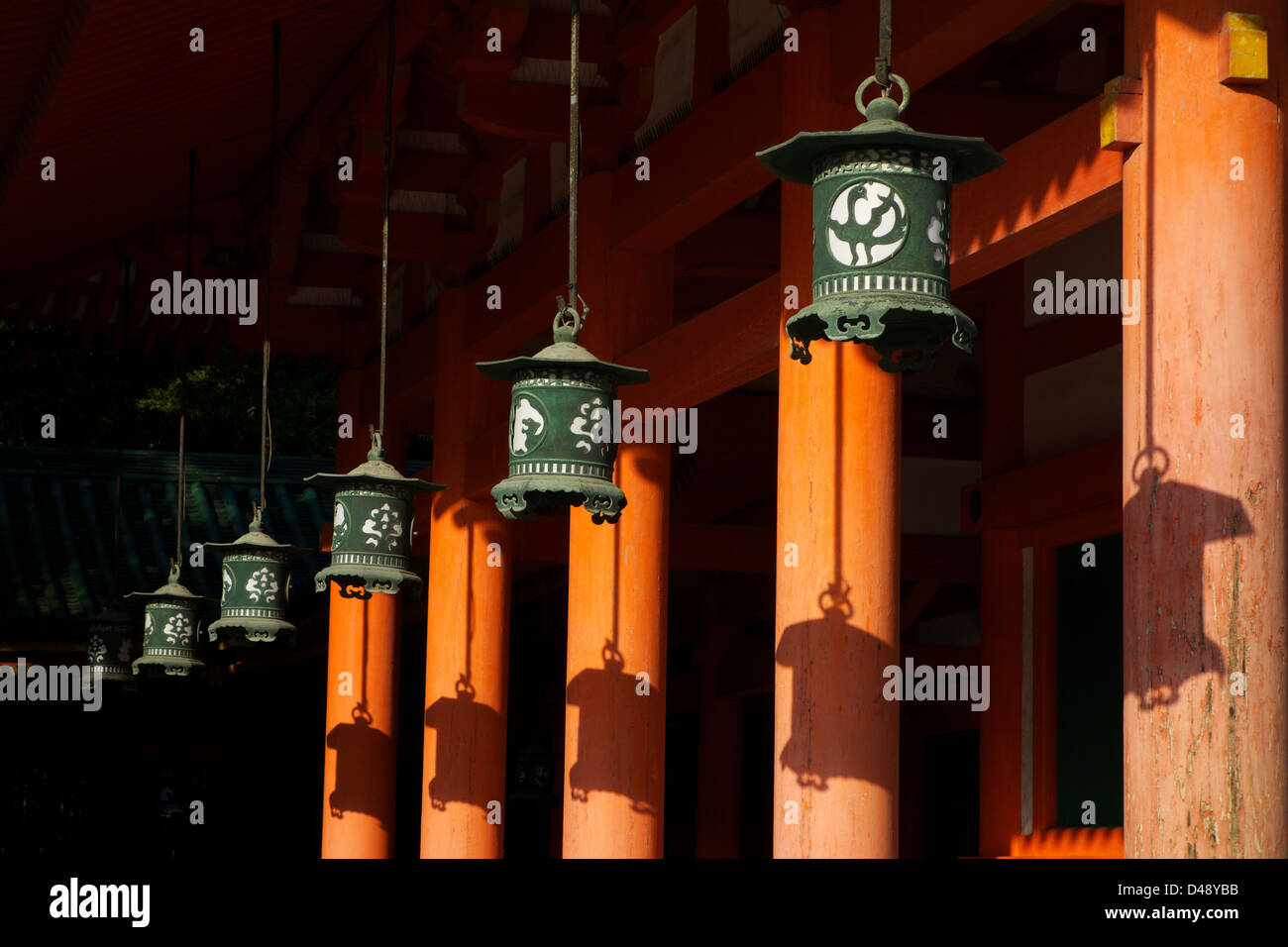 Heian lanterne Jingu Foto Stock