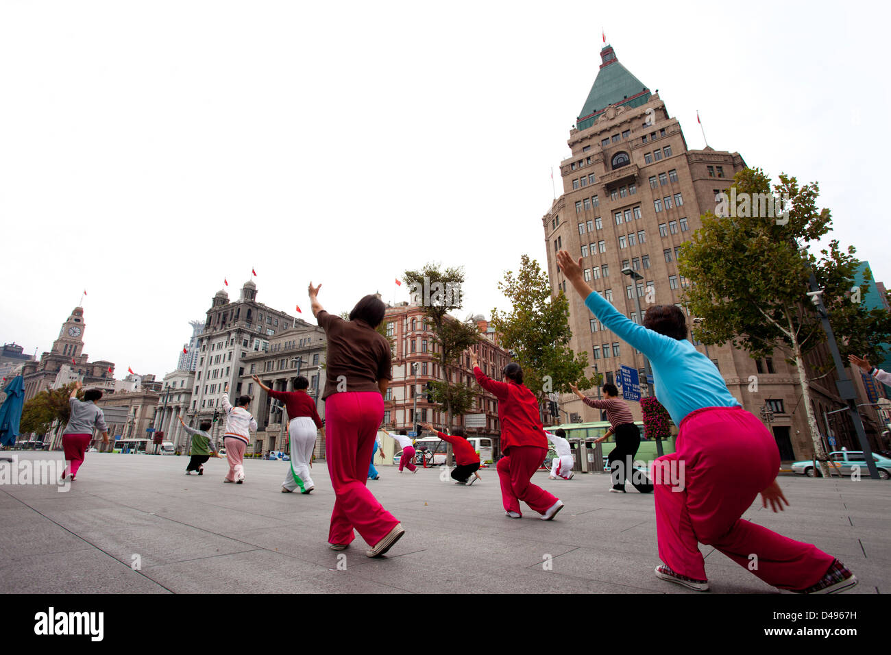 Fare cinese mattutina a Shanghai bund Foto Stock