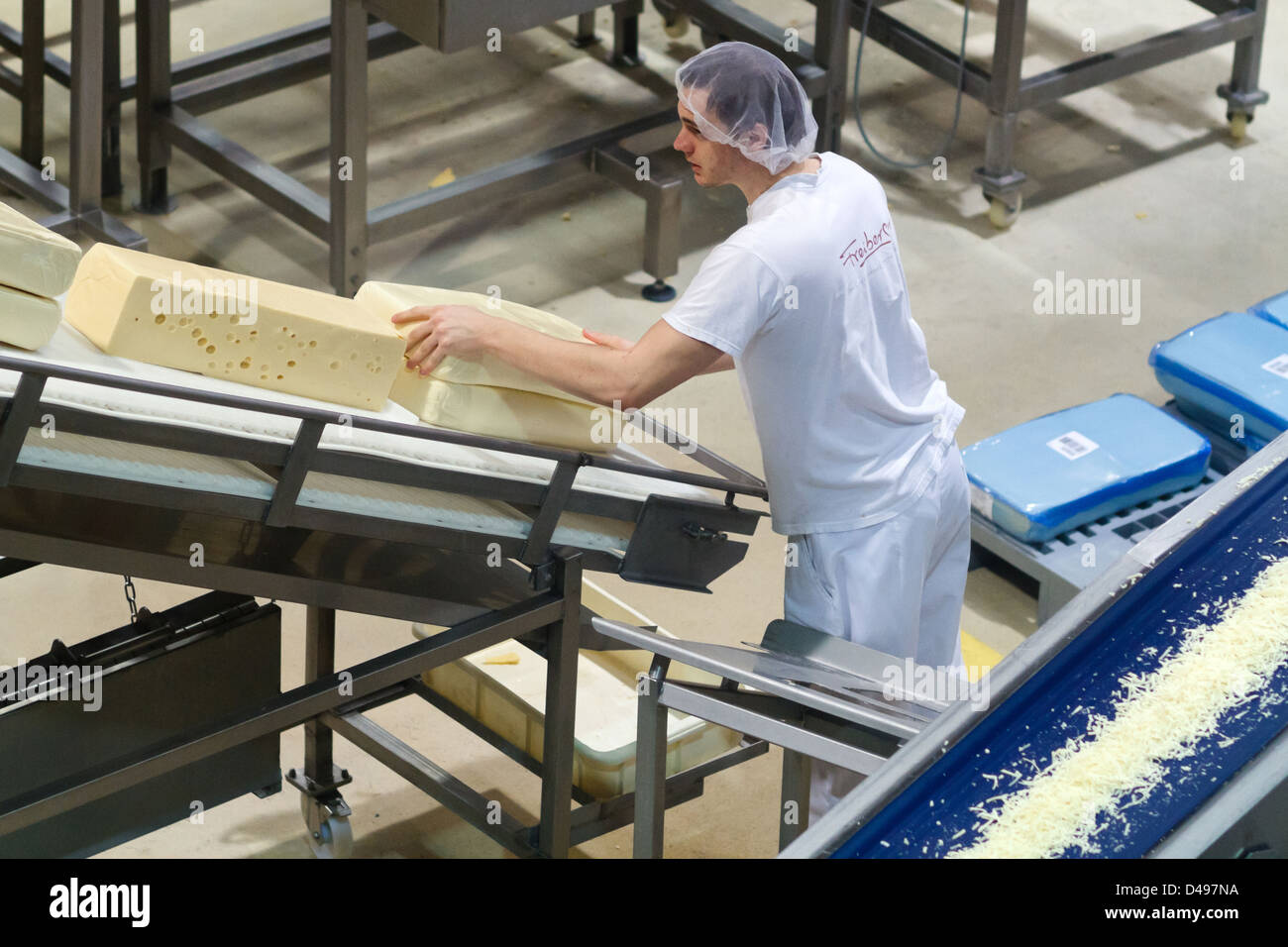 Berlino, Germania, che ha lavorato per la produzione di pizze a Freiberg cibo Foto Stock