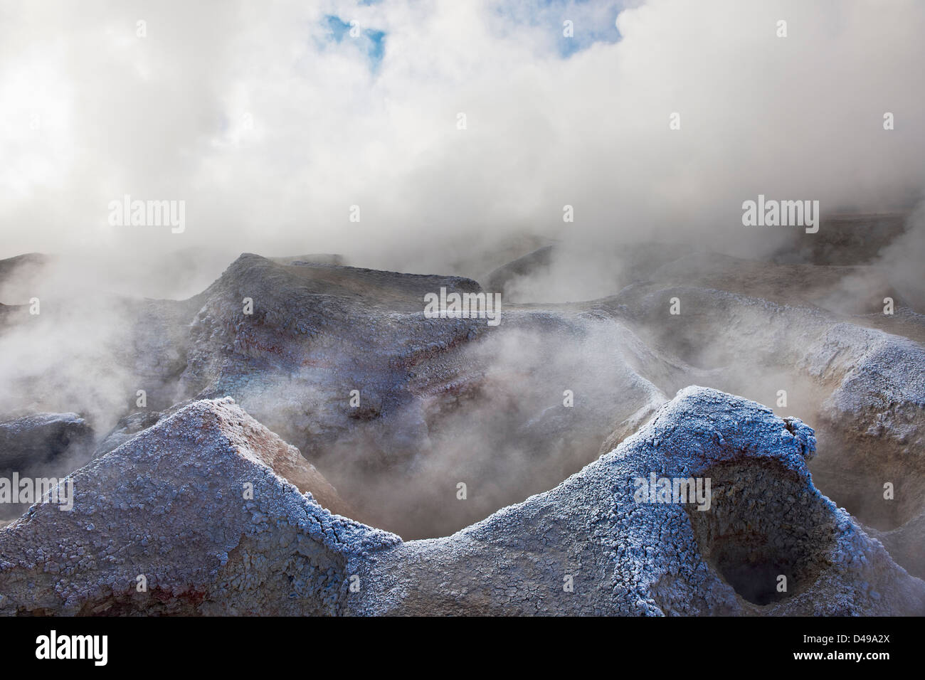 Sol de Manana, cottura a vapore geotermico e campo di geyser, Reserva Nacional de fauna Andina Eduardo Abaroa, Bolivia, Sud America Foto Stock