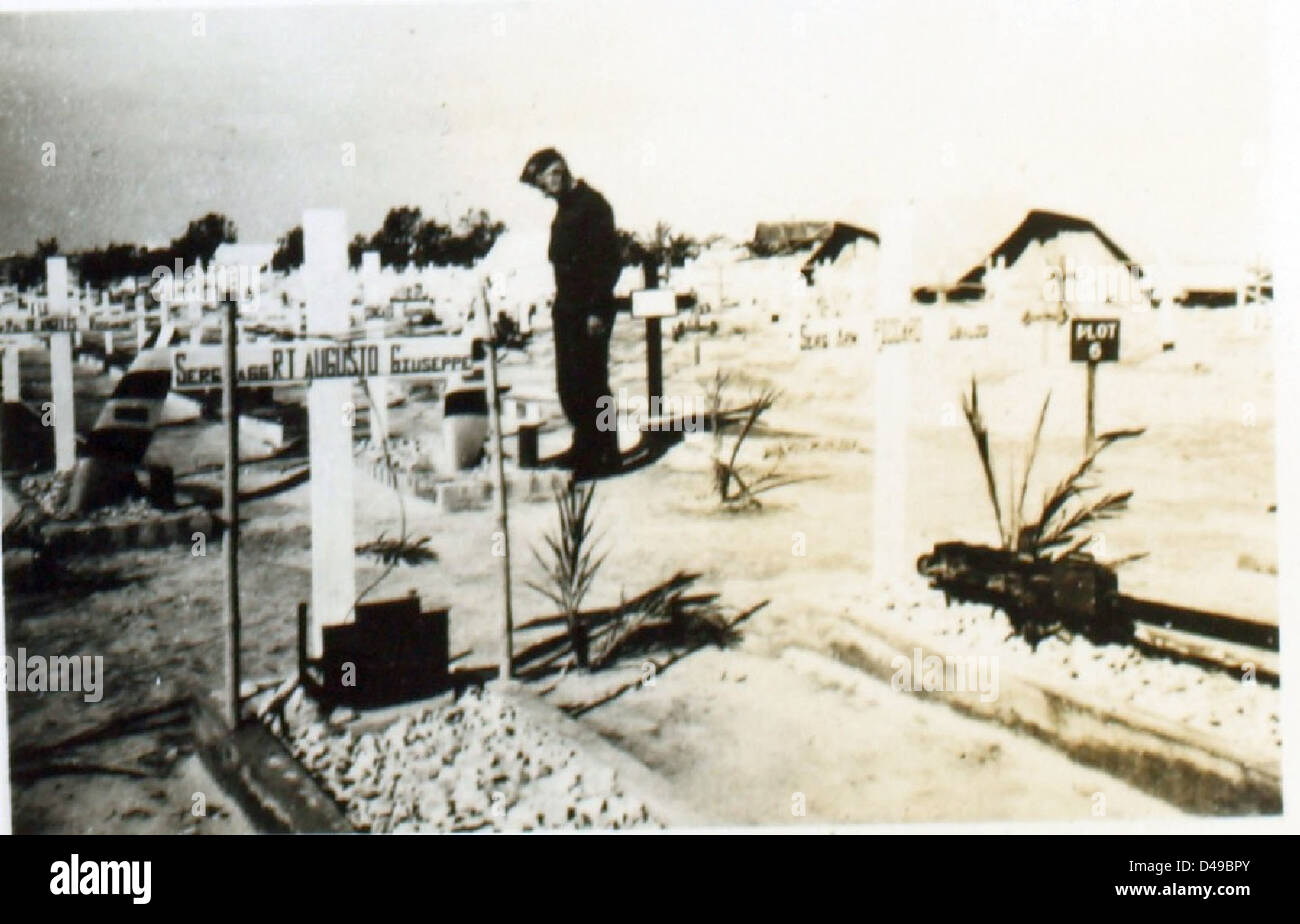 Questa immagine di Edwin Newman offre uno sguardo sulle operazioni in corso della Royal Air Force in Medio Oriente, anche se non viene fornito un contesto specifico. Foto Stock Questa immagine di Edwin Newman offre uno sguardo sulle operazioni in corso della Royal Air Force in Medio Oriente, anche se non viene fornito un contesto specifico. Foto Stock