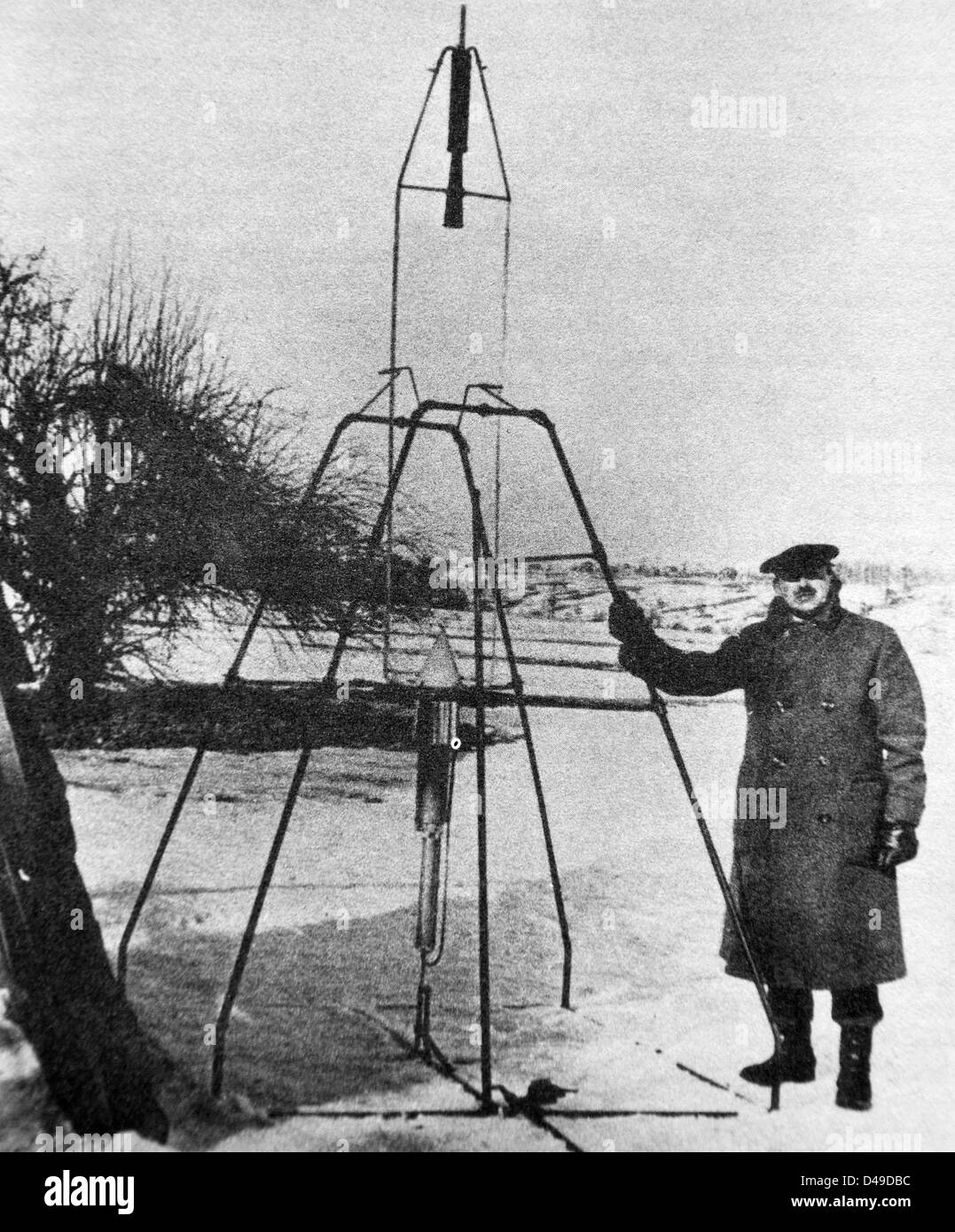 Robert Goddard, un inventore americano del primo liquido alimentato a razzo Foto Stock