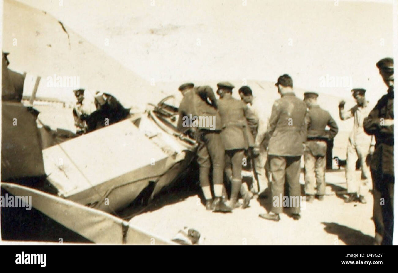 Il volo B, 47(B) Squadron della RAF, con base a Helwan in Egitto, fu coinvolto in varie missioni durante le operazioni in Medio Oriente. Ha svolto un ruolo chiave nella ricognizione, nella difesa aerea e nelle operazioni di combattimento in tutta la regione, fornendo supporto essenziale alla Royal Air Force nell'area. Foto Stock Il volo B, 47(B) Squadron della RAF, con base a Helwan in Egitto, fu coinvolto in varie missioni durante le operazioni in Medio Oriente. Ha svolto un ruolo chiave nella ricognizione, nella difesa aerea e nelle operazioni di combattimento in tutta la regione, fornendo supporto essenziale alla Royal Air Force nell'area. Foto Stock