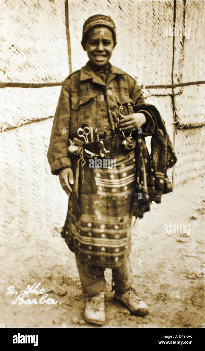 Questa immagine di Edwin Newman cattura il West End di Baghdad durante le operazioni della RAF in Medio Oriente. Offre un'istantanea dell'area, che era centrale per le operazioni strategiche e il più ampio contesto geopolitico della regione durante il periodo della presenza britannica e della Royal Air Force in Iraq. Foto Stock