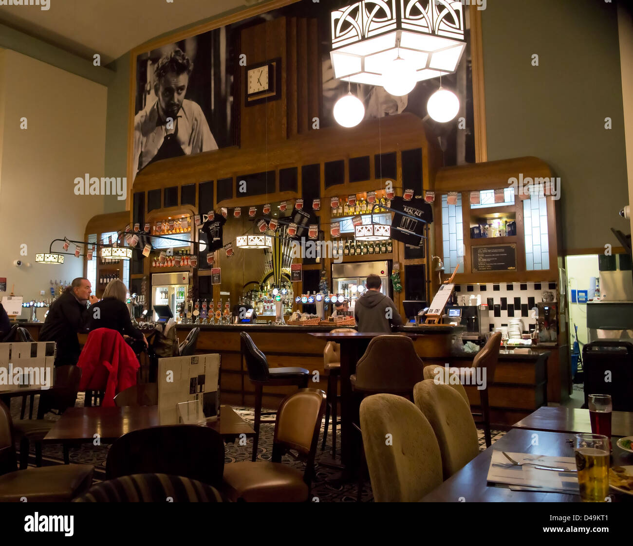 Pub Wetherspoons Il Peter Cushing, Whitstable Kent REGNO UNITO Foto Stock