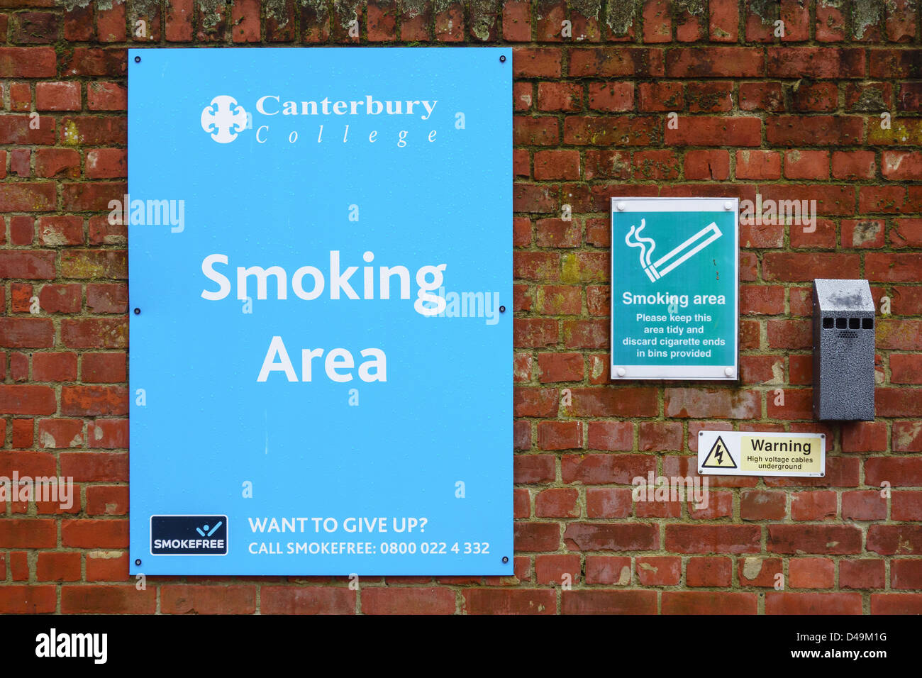 Assegnato zona fumatori Canterbury College Foto Stock