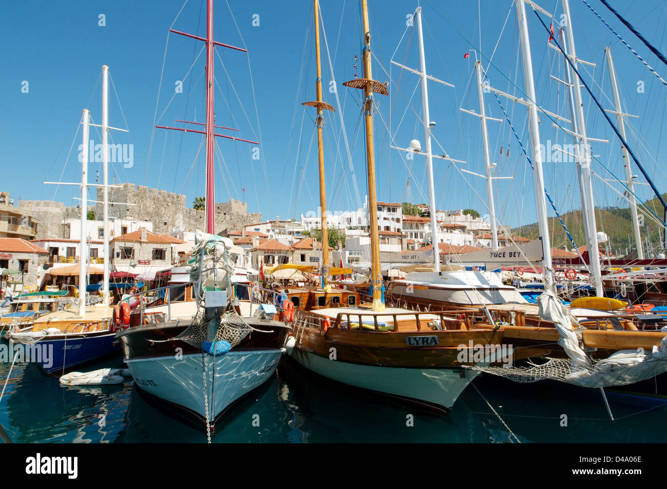 Navigazione delle navi nel porto, Marmaris, Muğla Provincia, Turchia Foto Stock
