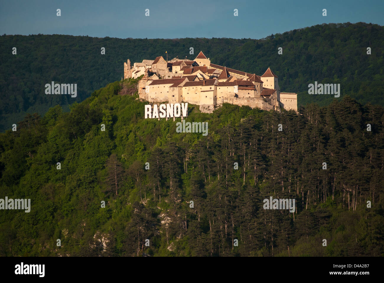Punto di riferimento della città Rasnov, Rasnov la fortezza medievale Foto Stock