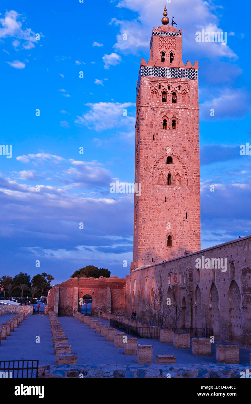 La Moschea di Koutoubia o Kutubiyya moschea di Marrakech - uno dei più popolare destinazione turistica in Marocco Foto Stock