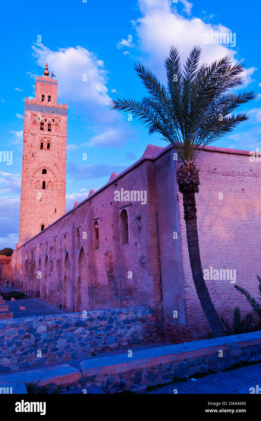La Moschea di Koutoubia o Kutubiyya moschea di Marrakech - uno dei più popolare destinazione turistica in Marocco Foto Stock