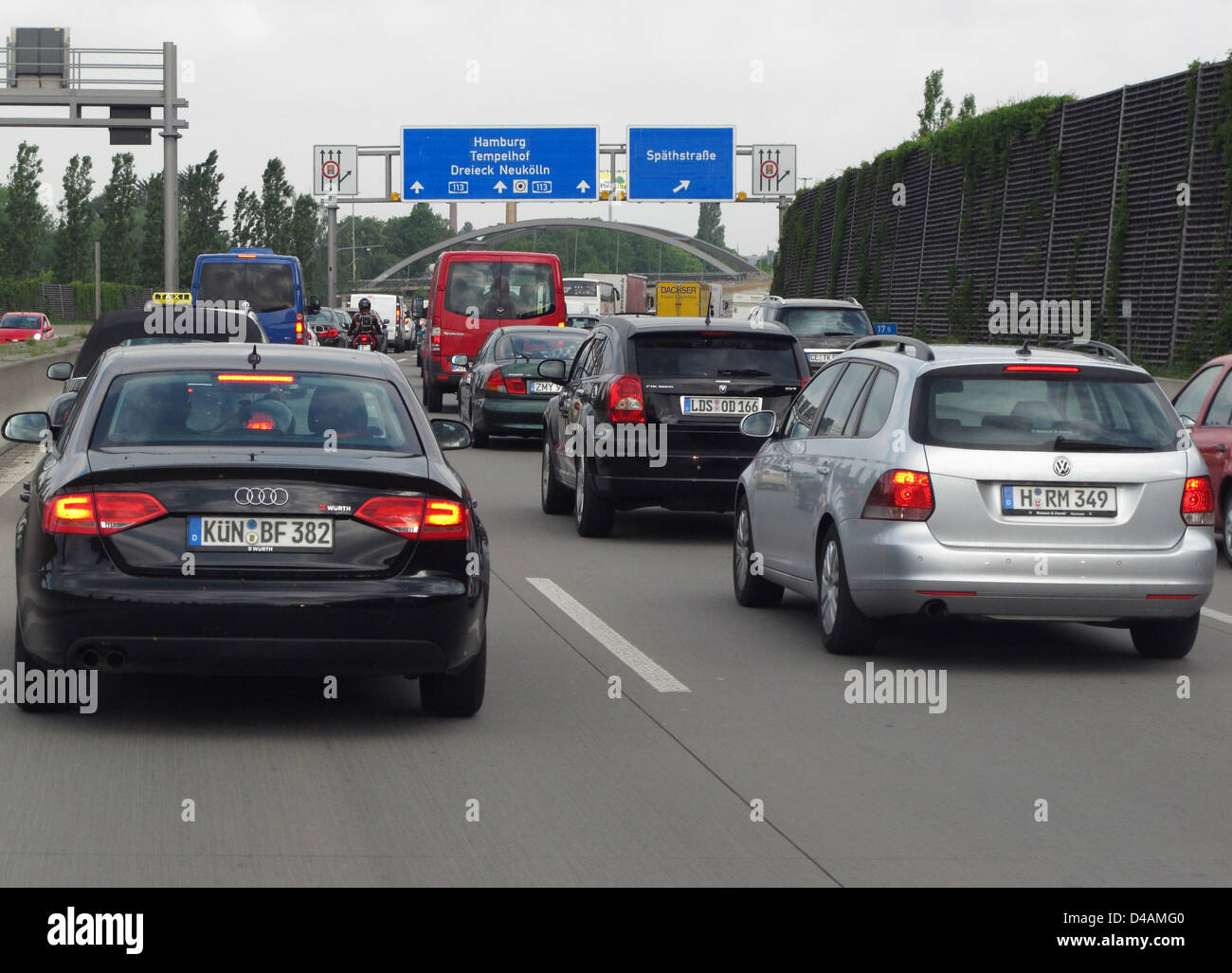 Berlino, Germania, un ingorgo sull'autostrada A 113 Foto Stock