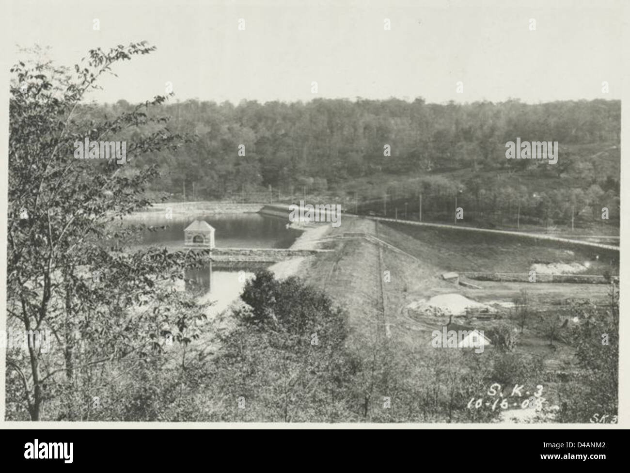 Serbatoio Kensico. Vista della vecchia diga Kensico e porzione di re... Foto Stock