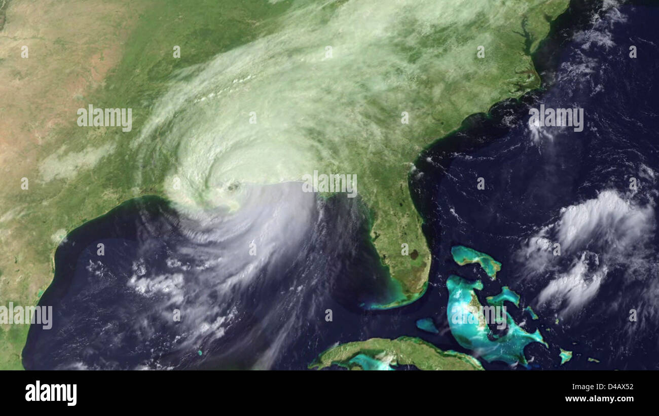 Il video retrospettivo della NASA sull’uragano Katrina, che segna il suo quinto anniversario, mette in evidenza le immagini satellitari della devastazione della tempesta. Mostra il percorso e l’impatto dell’uragano sulle regioni colpite, dimostrando il potere della tecnologia satellitare nel monitoraggio delle catastrofi. Foto Stock