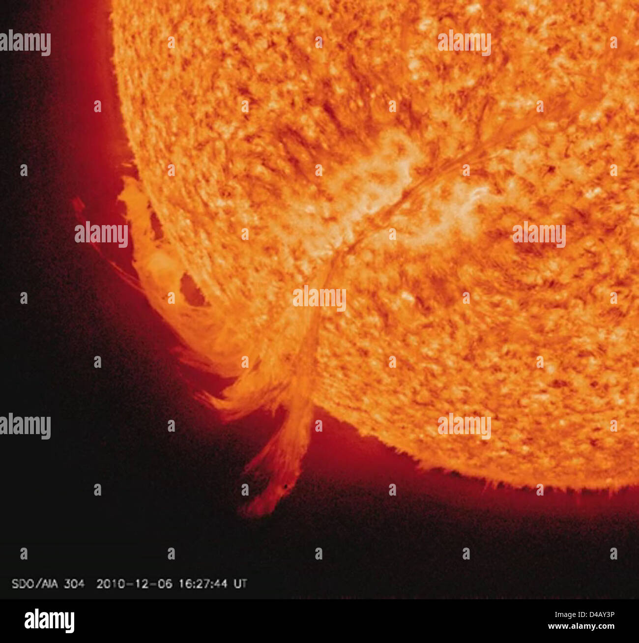 Il movimento serpeggiante solare filamento magnetico erutta [Video] Foto Stock