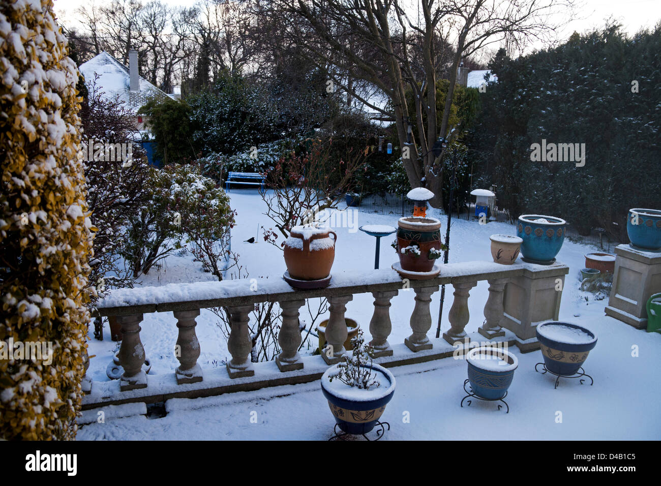 Edimburgo, Scozia, Regno Unito. Undicesimo Marzo 2013. Area Willowbrae a Edimburgo in Scozia soffre la sua prima neve dell'inverno, Foto Stock