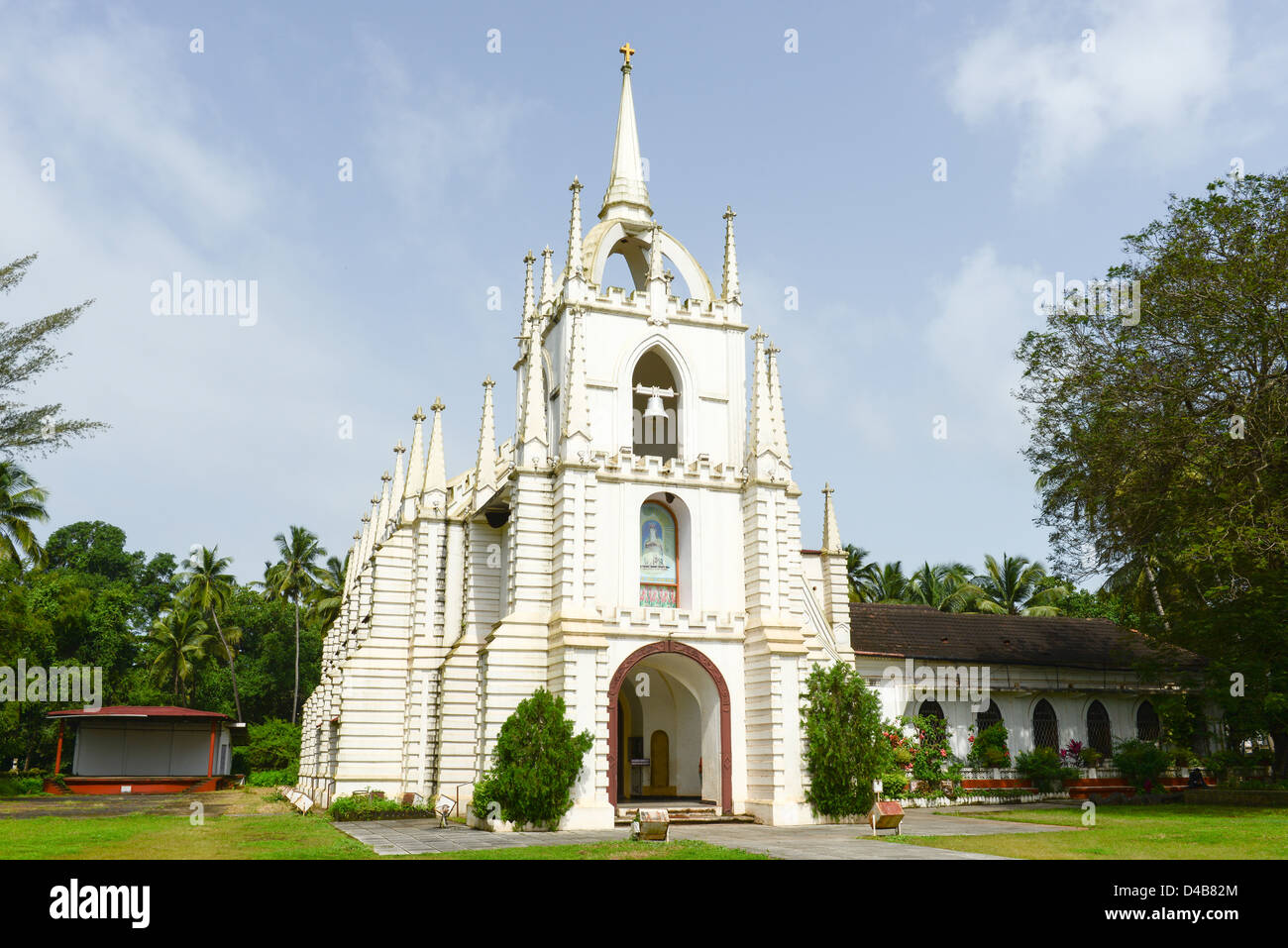 Una bella Chiesa di Goa, India. Goa è una popolare destinazione turistica in India Foto Stock