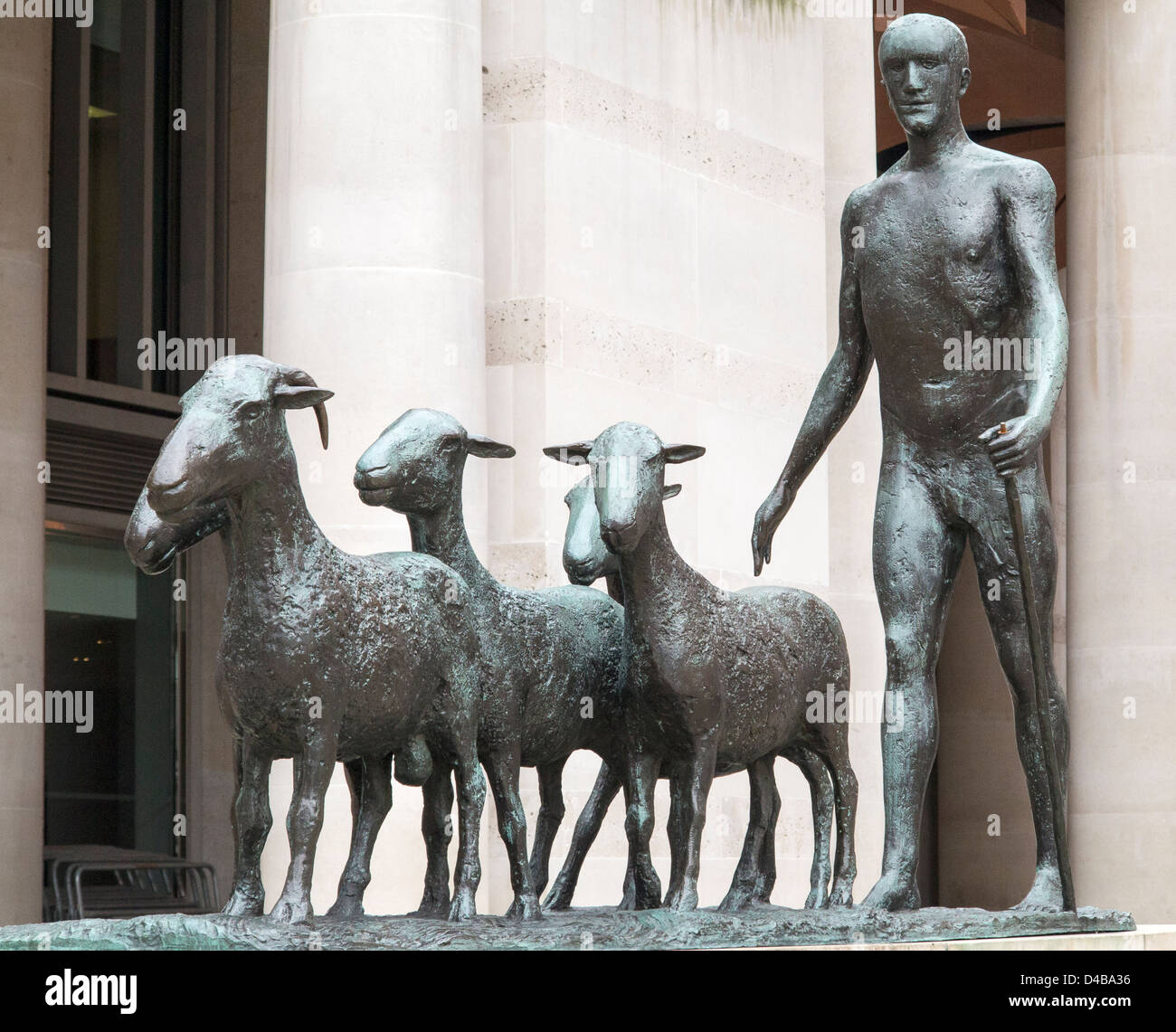 Paternoster square statua in bronzo del pastore e pecore da Dame Elisabeth Frink, Londra, Inghilterra Foto Stock