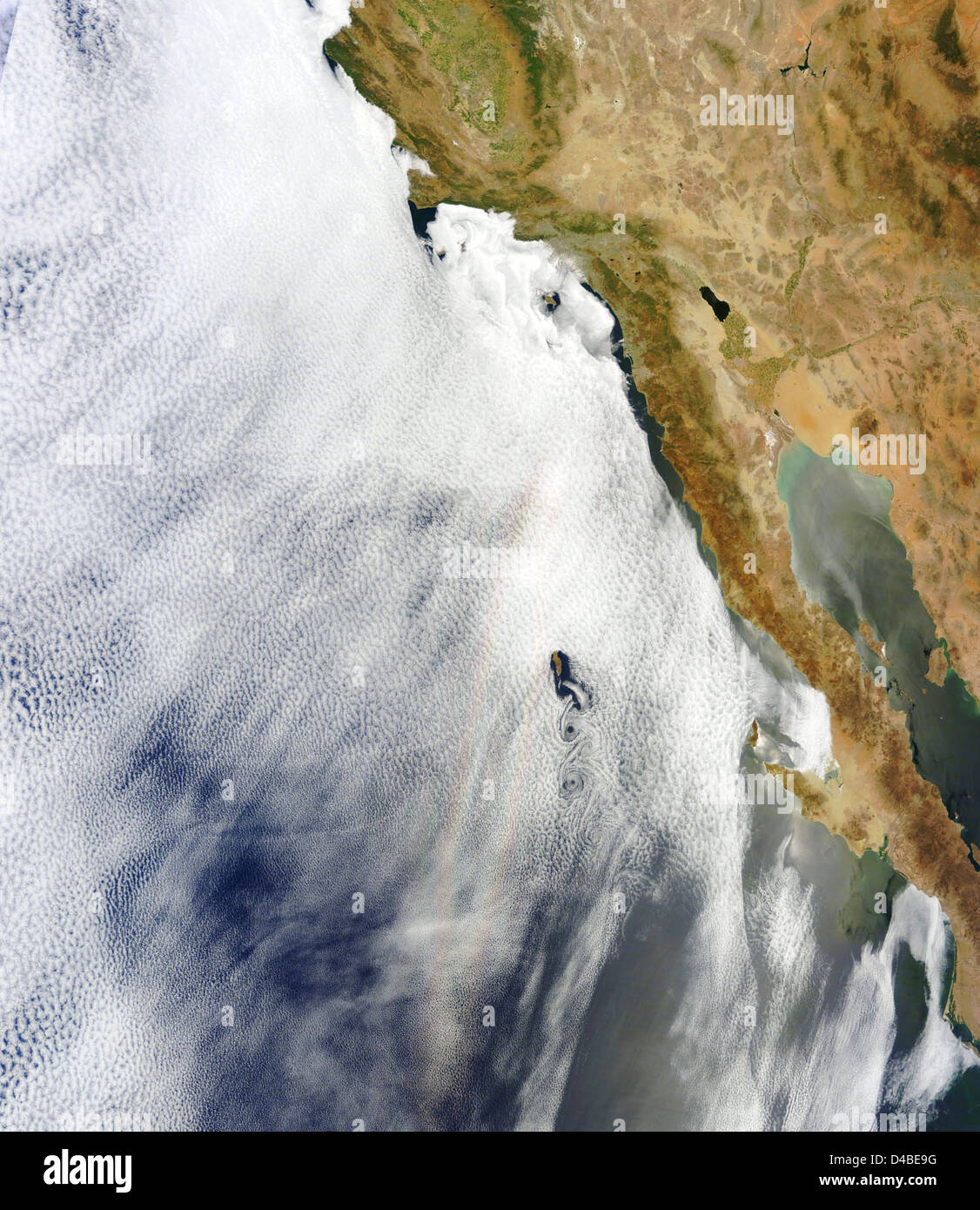 Una vista mozzafiato dalla NASA Goddard che mostra un vasto paesaggio cosmico, che sottolinea la bellezza e la complessità dell'esplorazione spaziale e della scoperta scientifica attraverso l'imaging astronomico e la tecnologia avanzata. Foto Stock