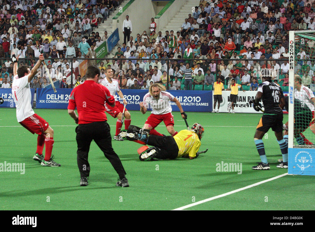 Obiettivo per Inghilterra, maschile di hockey semifinale, India vs Inghilterra, XIX Giochi del Commonwealth, India Foto Stock