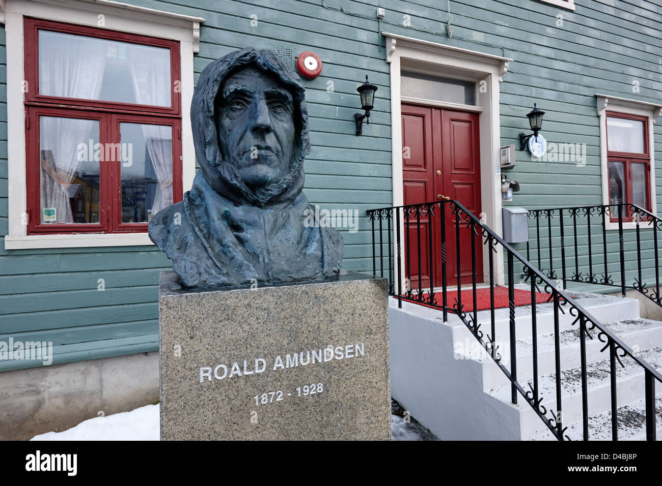 Roald Amundsen busto fuori il museo polare troms Tromso Norvegia europa Foto Stock