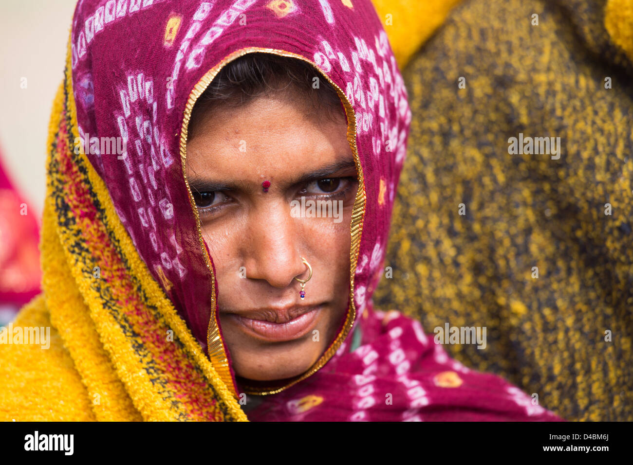 Rajput donna, Nagaur fiera del bestiame, Nagaur, Rajasthan, India Foto Stock