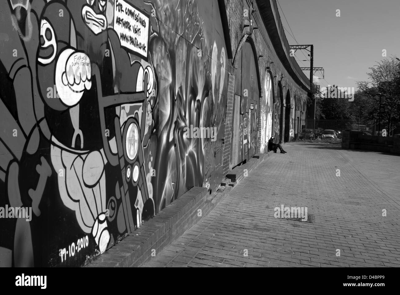 Graffiti su ferrovia archi, Leeds Foto Stock