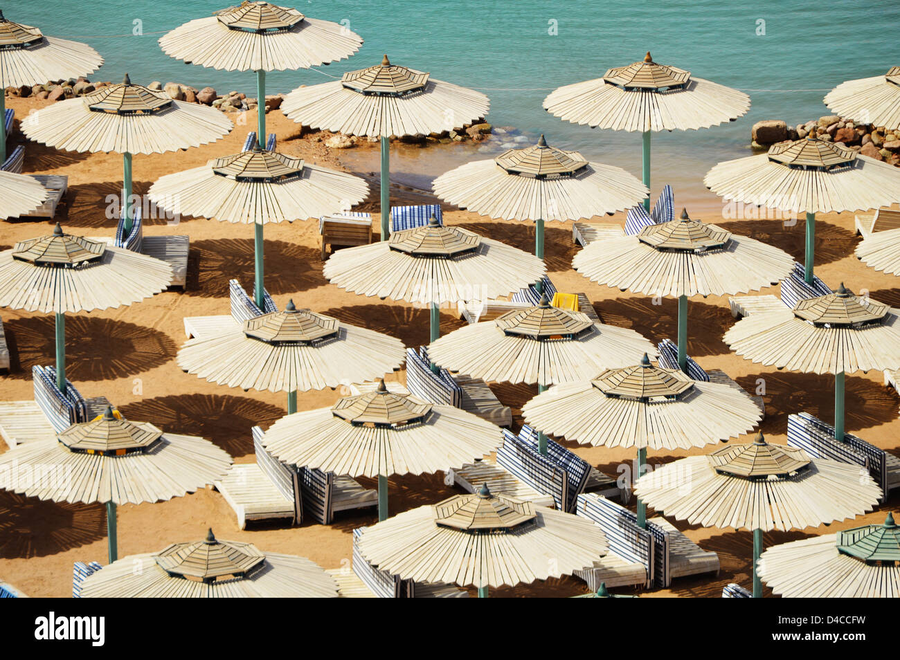 Spiaggia del mare durante la calda estate tempo Foto Stock