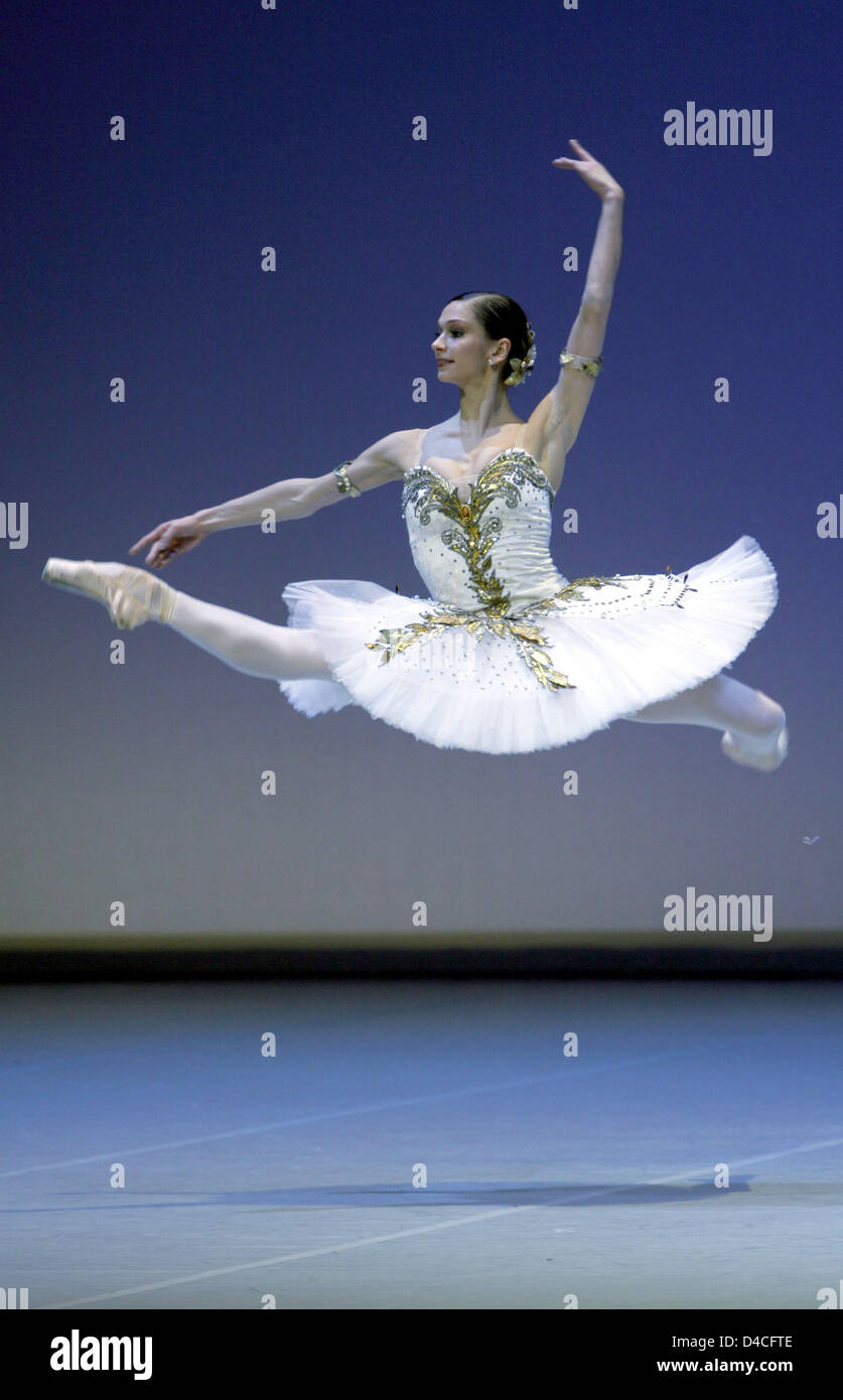 Polina Semionova, Mosca-nato prima ballerina solista a Berlino il Balletto  di Stato esegue durante una prova di "glorie del balletto romantico" di  Berlino, Germania, 25 gennaio 2008. Il balletto ha la sua