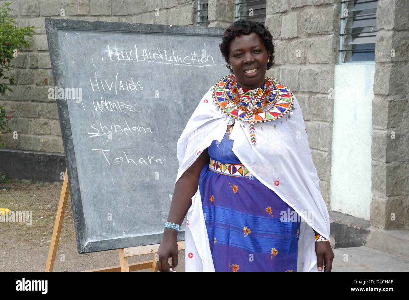 Una donna Masai non formazione di sensibilizzazione sull'AIDS e femmina mutilazioni genitali femminili nel distretto di Kajiado in Kenya, 04 dicembre 2007. Foto: Sandra Gaetke Foto Stock