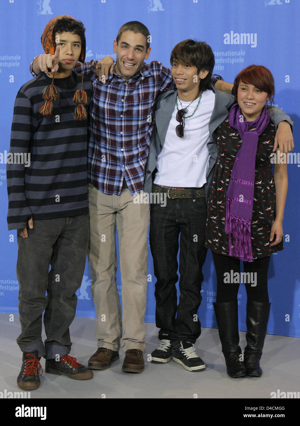 Attori messicano Diego Catano (L-R), direttore Fernando Eimbcke, Juan Carlos Lara e Daniela Valentine posa per foto in una foto chiamata sul loro film 'Lake Tahoe" al 58° Festival Internazionale del Cinema di Berlino a Berlino, Germania, 09 febbraio 2008. Il film è in esecuzione in concorrenza per il Golden e Silver porta alla 58th Berlinale. Foto: Tim Brakemeier Foto Stock