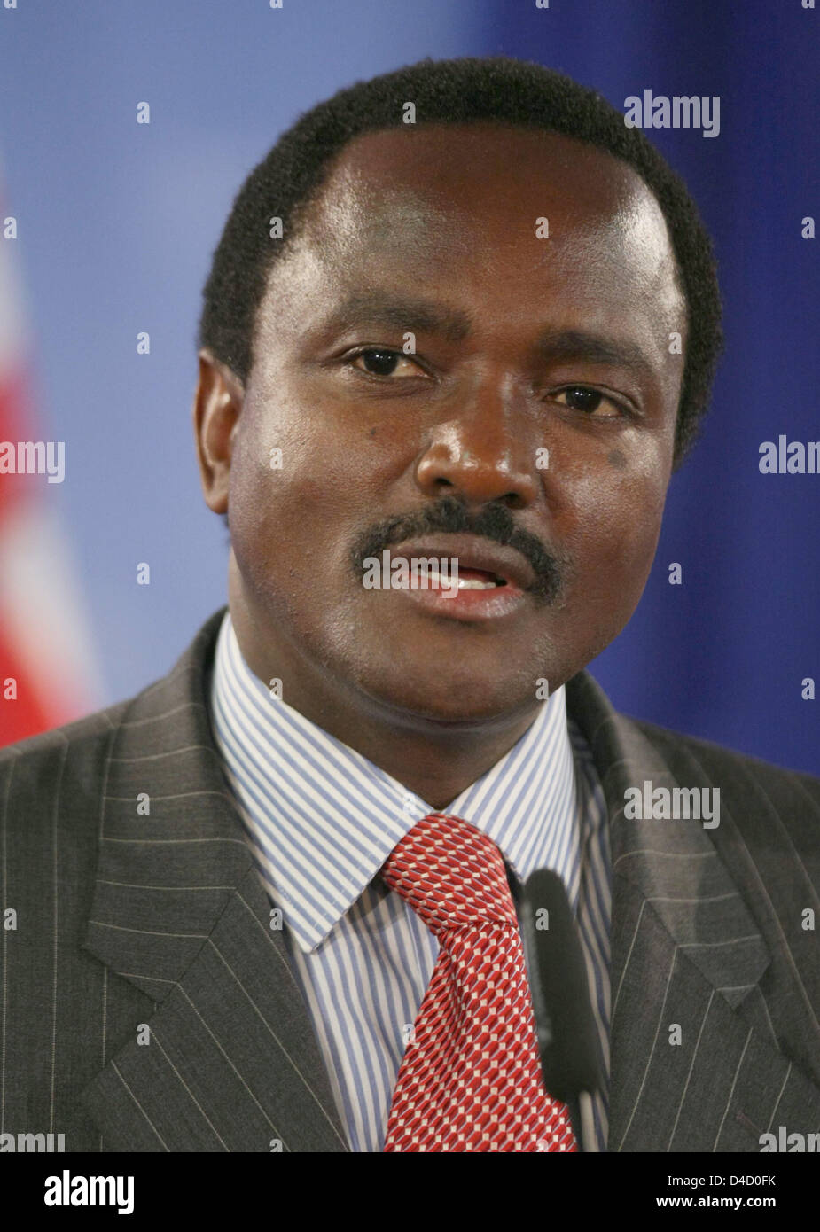 Il Vicepresidente del Kenya Kalonzo Musyoka illustrato durante una conferenza stampa presso il Foreign Office di Berlino, Germania, 07 marzo 2008. Il sig. Musyoka ha fornito informazioni sulla sua visita al leader mondiale del settore travel trade show ITB Berlino e in generale la situazione nel suo paese. Foto: SOEREN STACHE Foto Stock