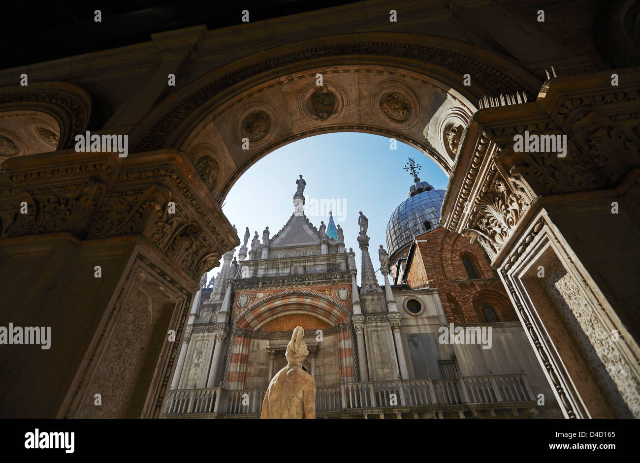 Il Palazzo del Doge con vista per la Basilica di San Marco, Venezia, Italia Foto Stock
