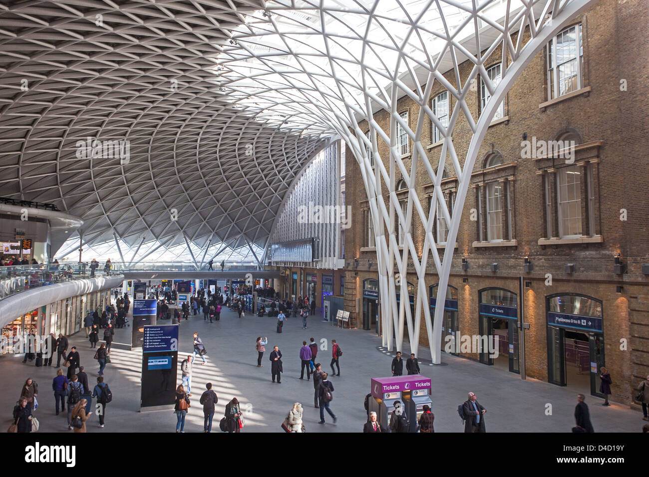 Londra, stazione di King Cross il concourse a seguito dei lavori di ristrutturazione Foto Stock