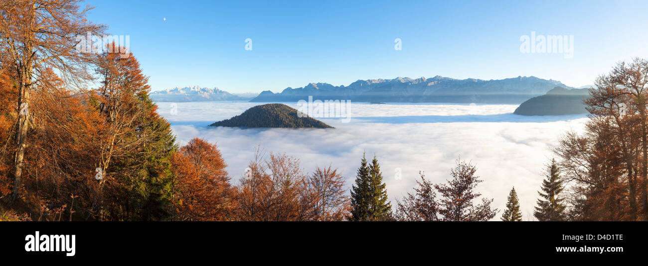 Abtenauer Becken avvolta nella nebbia, Stato di Salisburgo, Austria Foto Stock